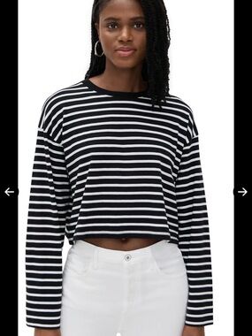 EUC ATM Anthony Thomas Melillo navy & white striped cropped long sleeve t-shirt